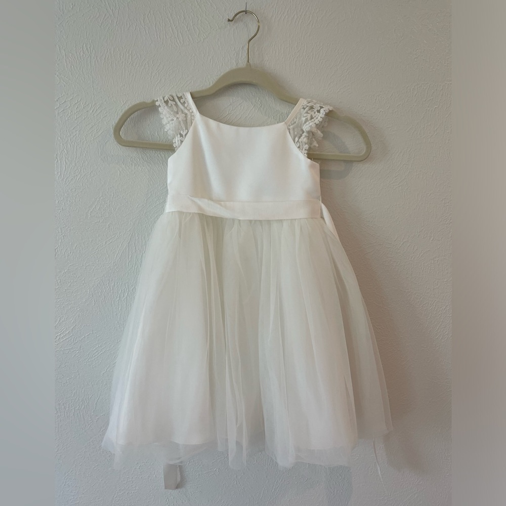 David’s Bridal | Crochet Cap Sleeve Ruffle Flower Girl Dress | Size 2T